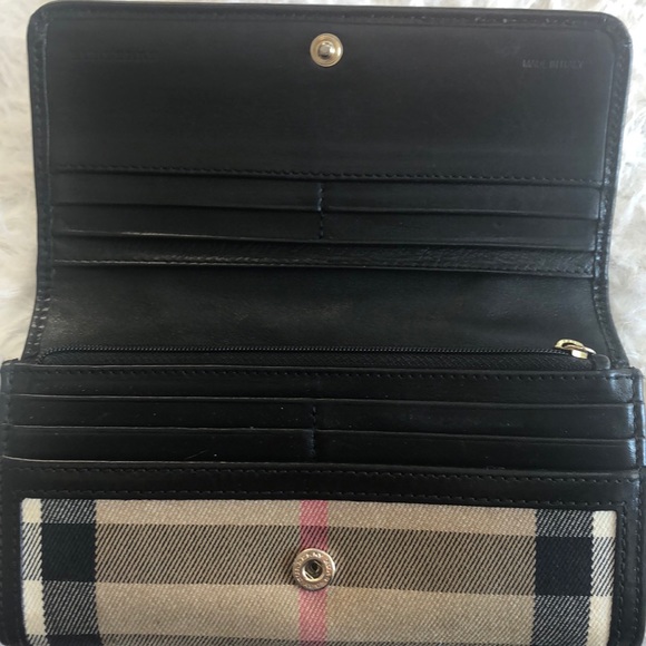 Authentic Burberry wallet - Picture 6 of 8